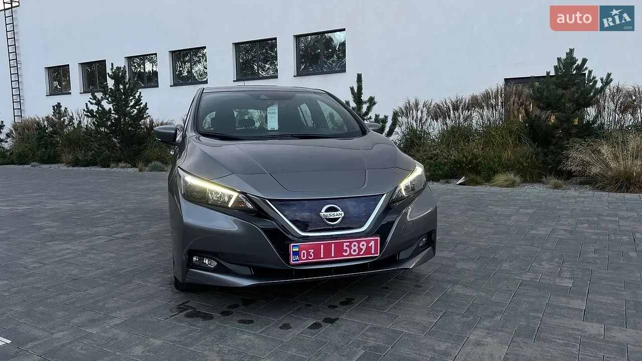 Nissan Leaf 2018 photo 2