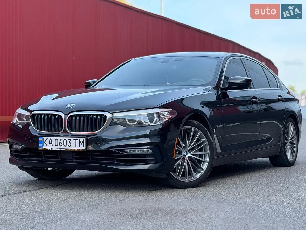 BMW 5 Series 2017 photo 2