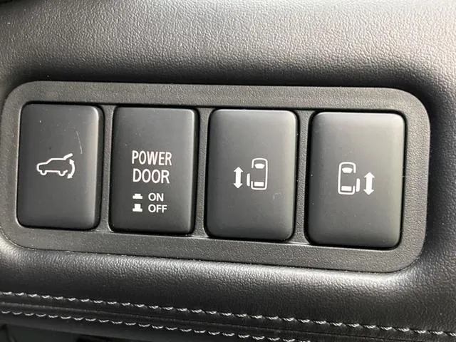 Mitsubishi Delica D:5 2024 photo 4