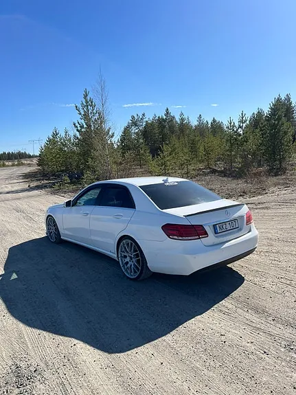 Mercedes-Benz E220 2014 photo 2