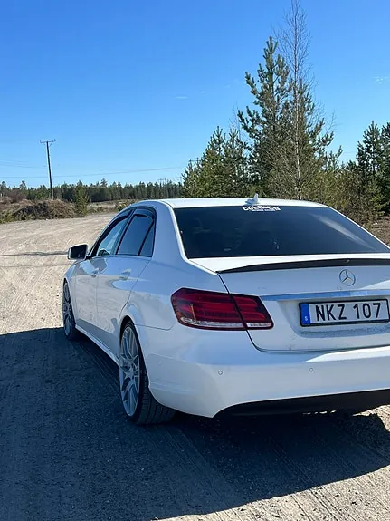 Mercedes-Benz E220 2014 photo 3