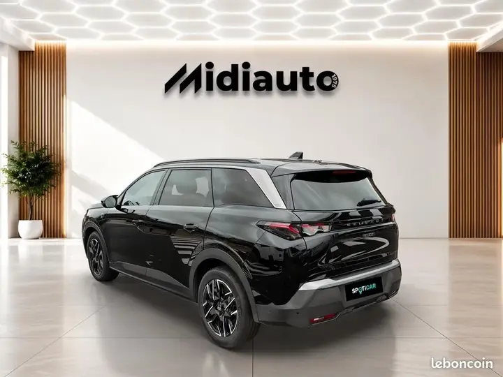 Peugeot 5008 2025 photo 3