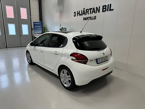 Peugeot 208 2017 photo 3