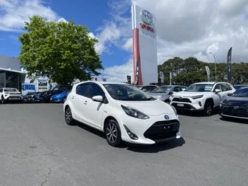 Toyota Aqua 2017 photo 2