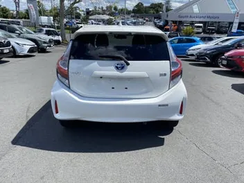 Toyota Aqua 2017 photo 4