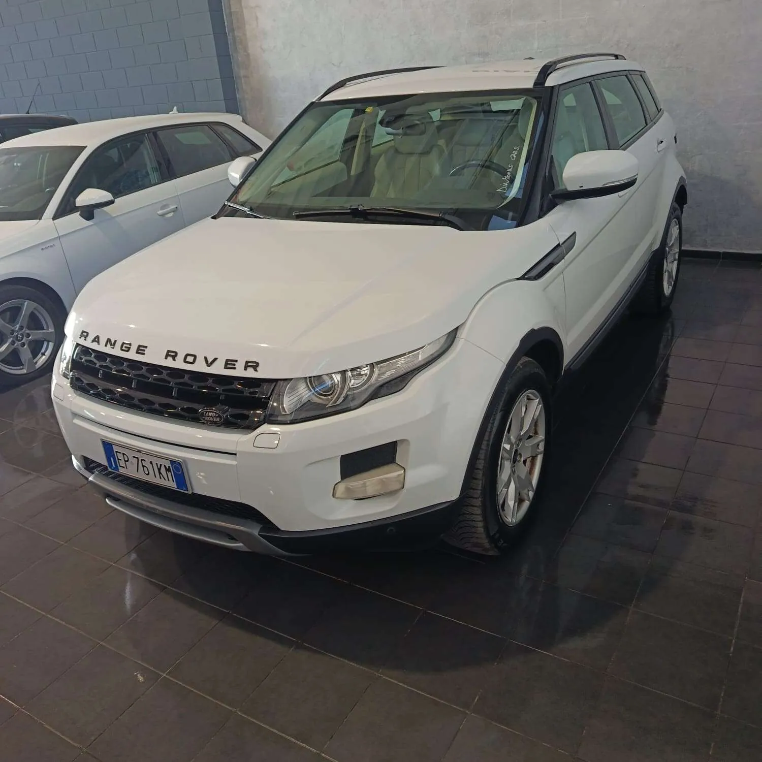 Land Rover Range Rover Evoque 2012 photo 2