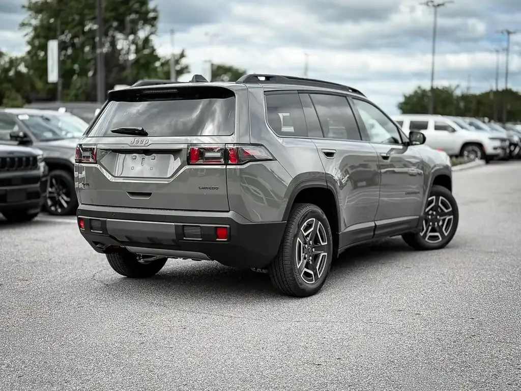 Jeep Cherokee 2026 photo 2