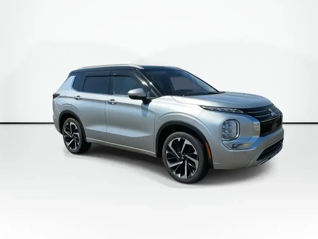 Mitsubishi Outlander 2023 photo 2