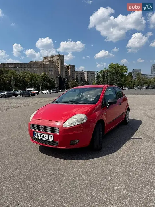 Fiat Punto 2009 photo 2