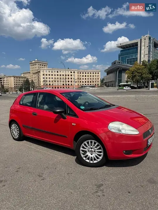 Fiat Punto 2009 photo 4