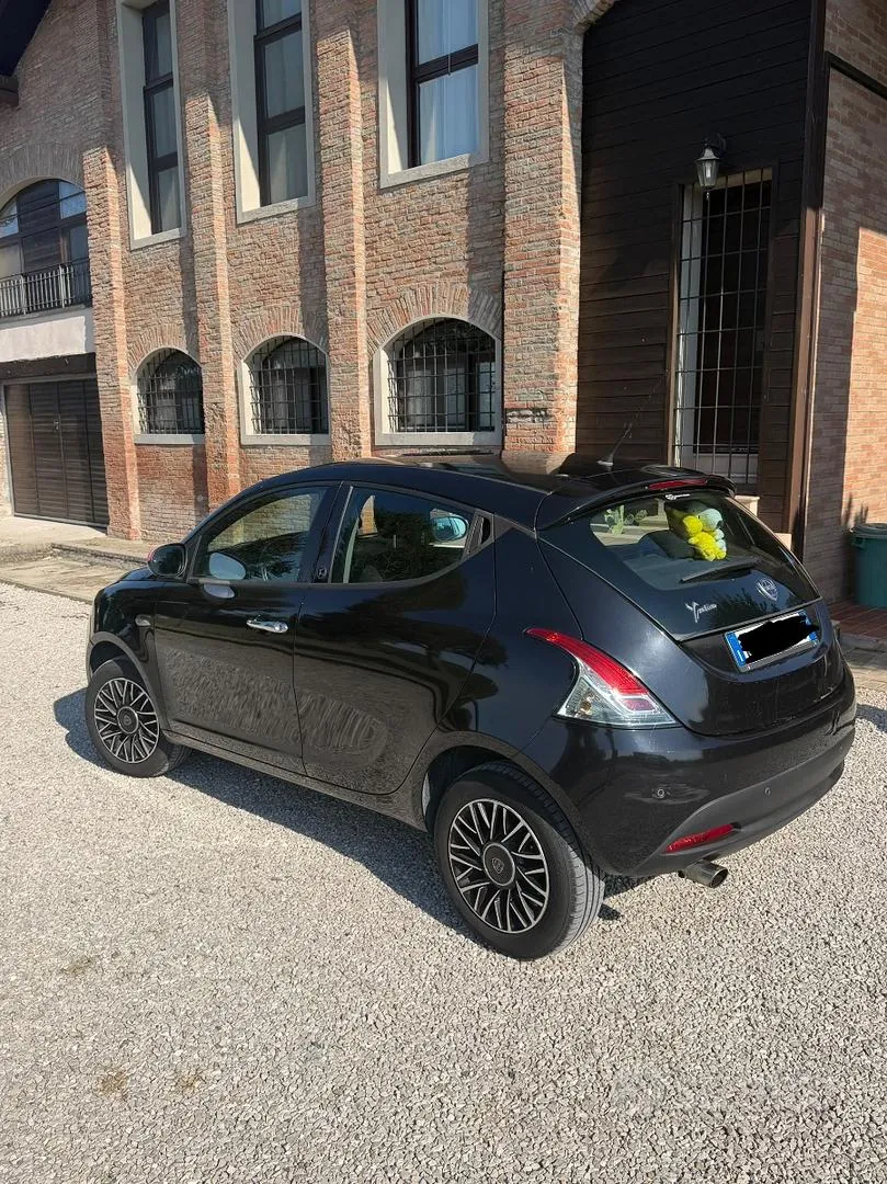 Lancia Ypsilon 2015 photo 4