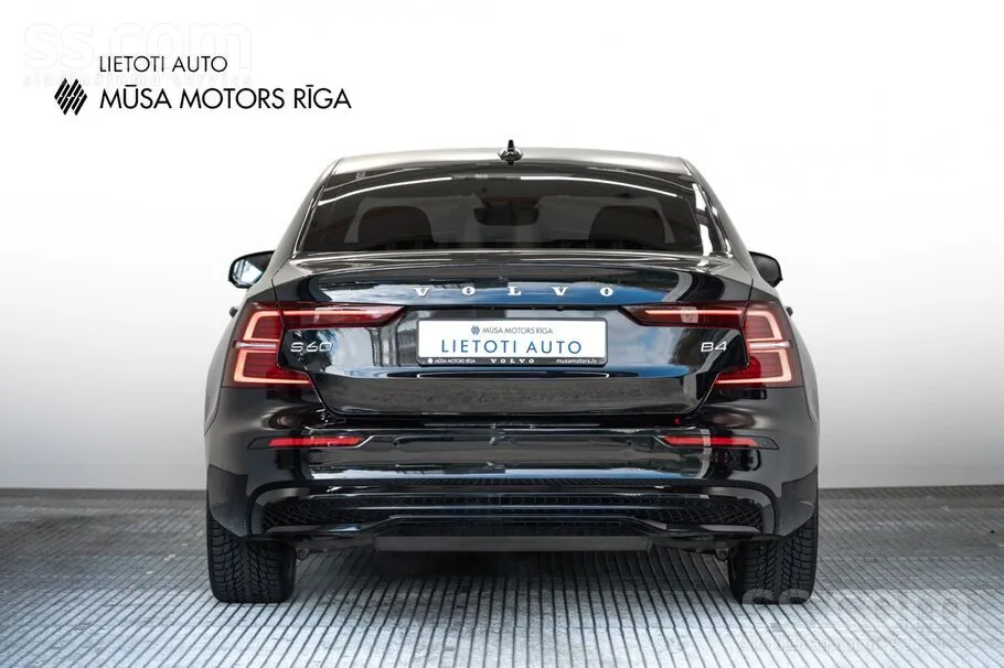 Volvo S60 2023 photo 4