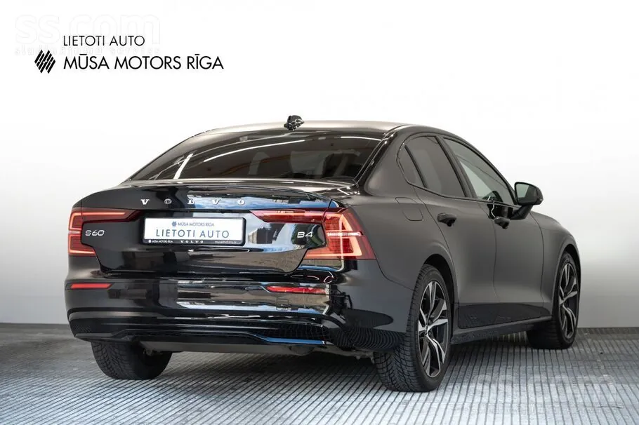Volvo S60 2023 photo 2