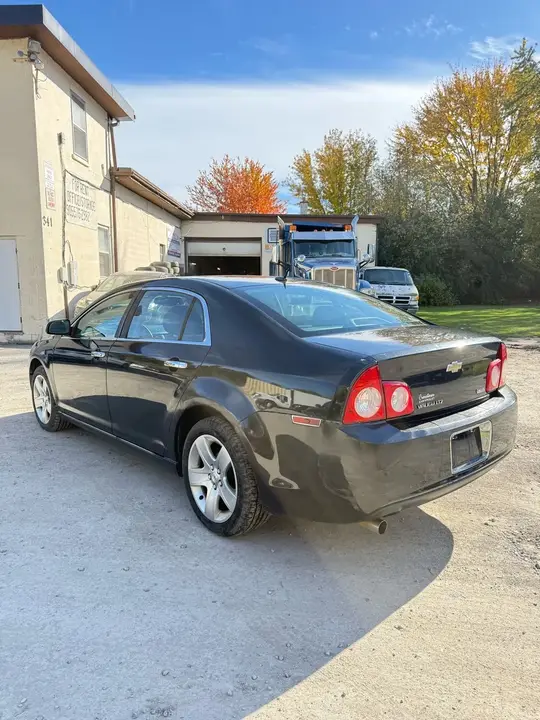 Chevrolet Malibu 2010 photo 3