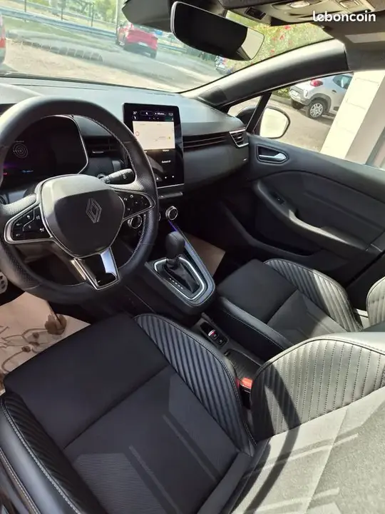 Renault Clio 2024 photo 3