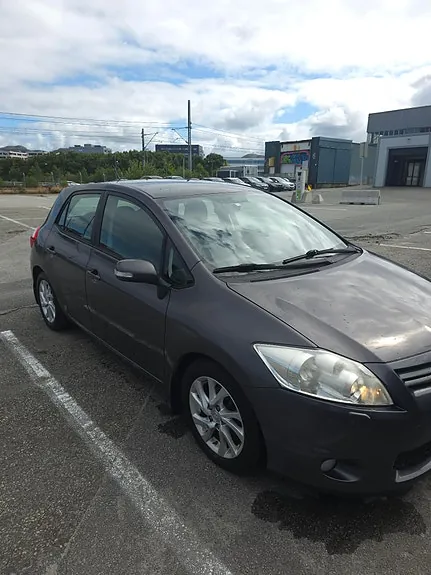 Toyota Auris 2010 photo 3