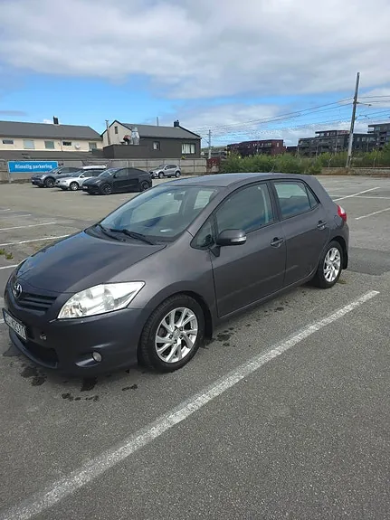 Toyota Auris 2010 photo 4
