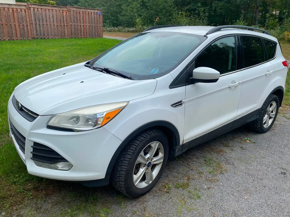 Ford Escape 2014 photo 2
