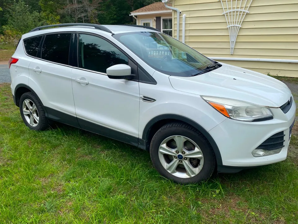 Ford Escape 2014 photo 3
