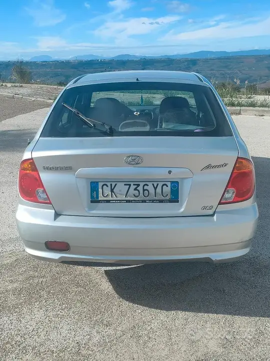 Hyundai Accent 2004 photo 3