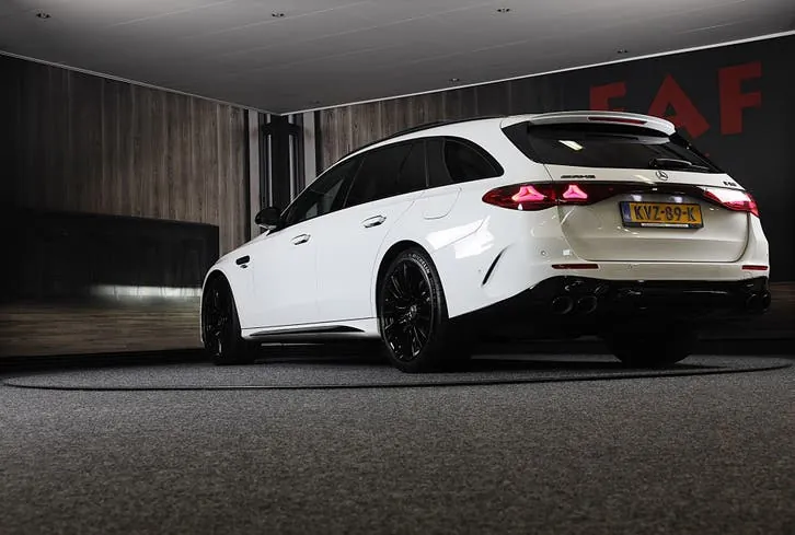 Mercedes-Benz E-Class 2025 photo 3