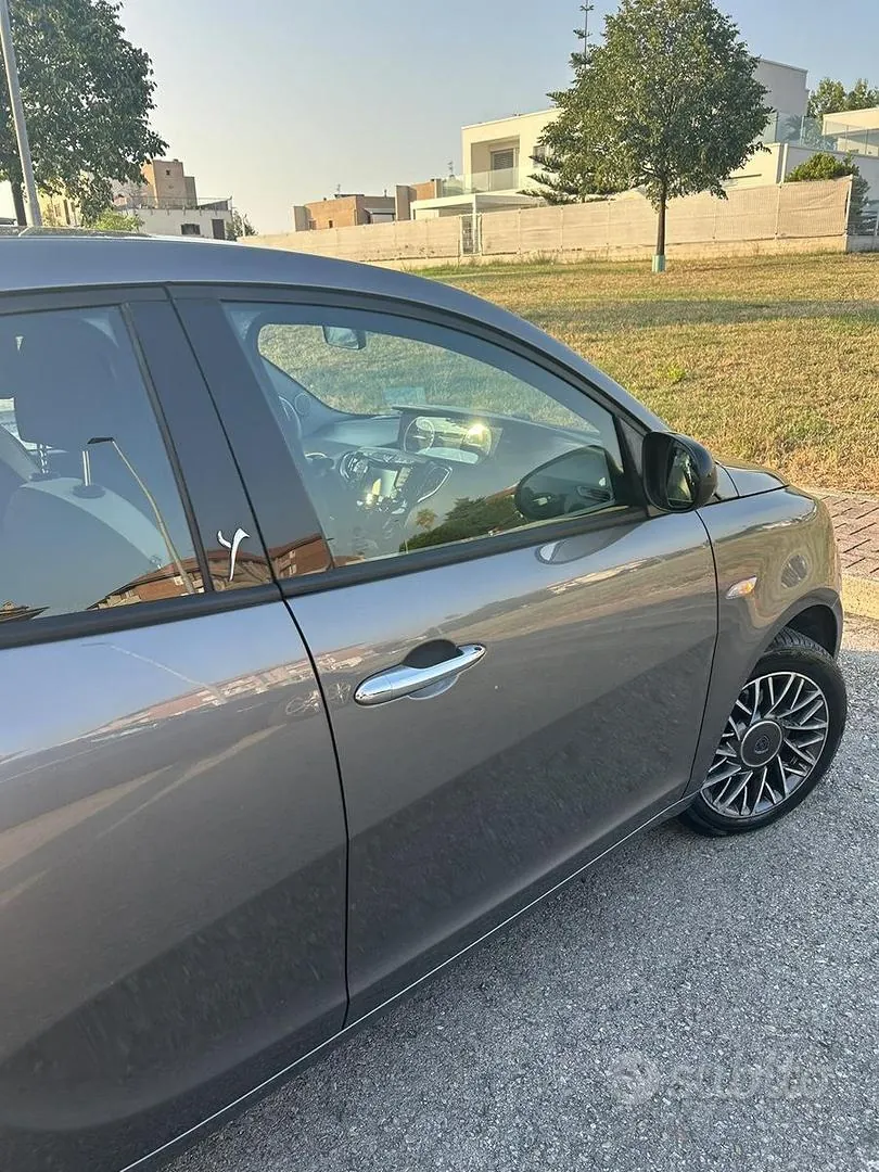 Lancia Ypsilon 2016 photo 5