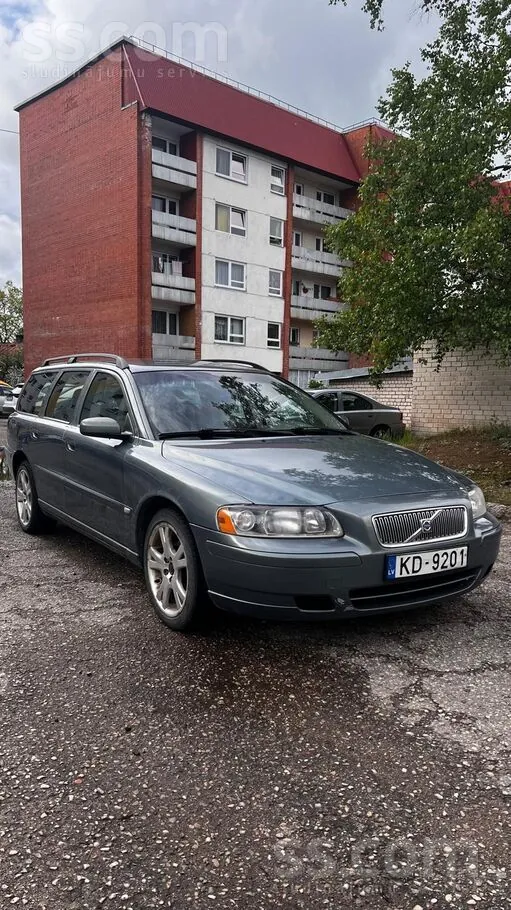 Volvo V70 2005 photo 2