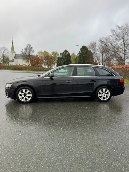 Audi A4 2009 photo 3