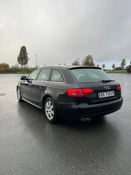 Audi A4 2009 photo 4