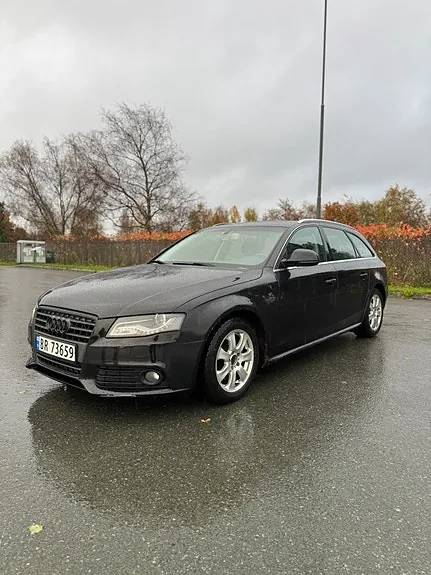 Audi A4 2009 photo 2