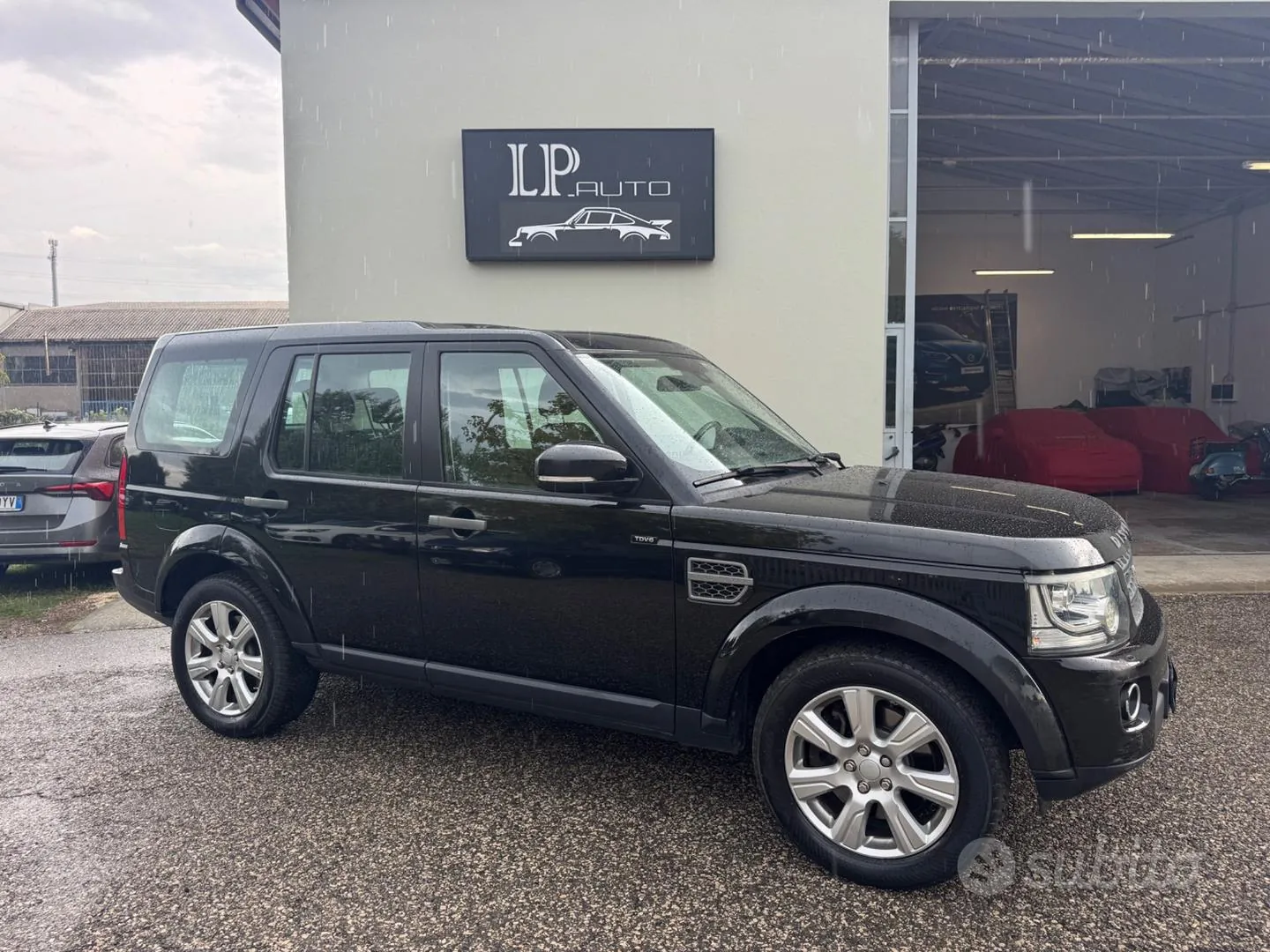 Land Rover Discovery 2017 photo 3