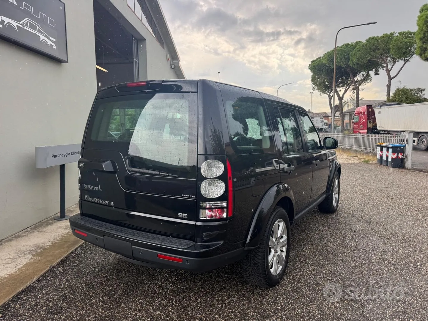 Land Rover Discovery 2017 photo 4