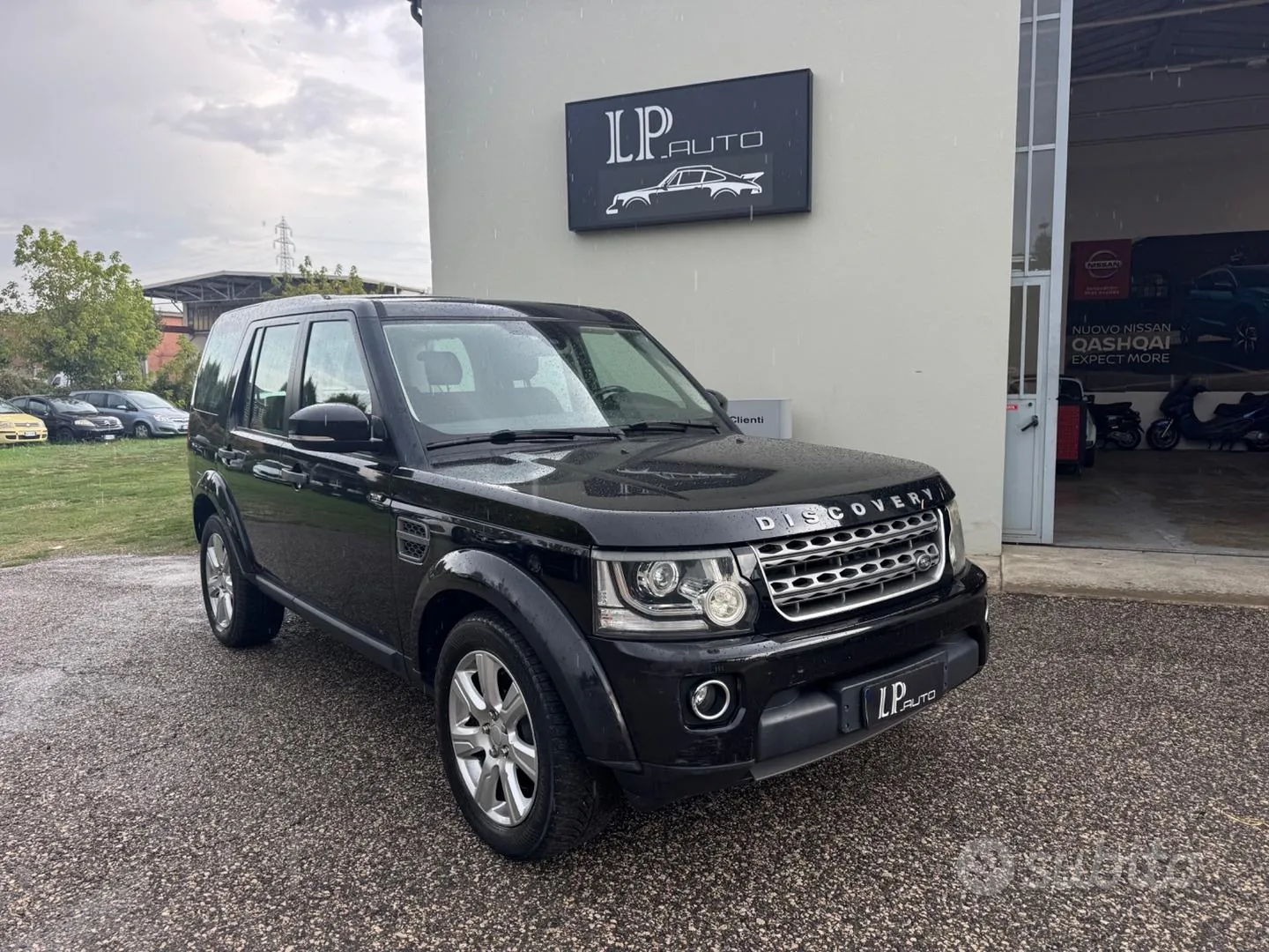 Land Rover Discovery 2017 photo 2