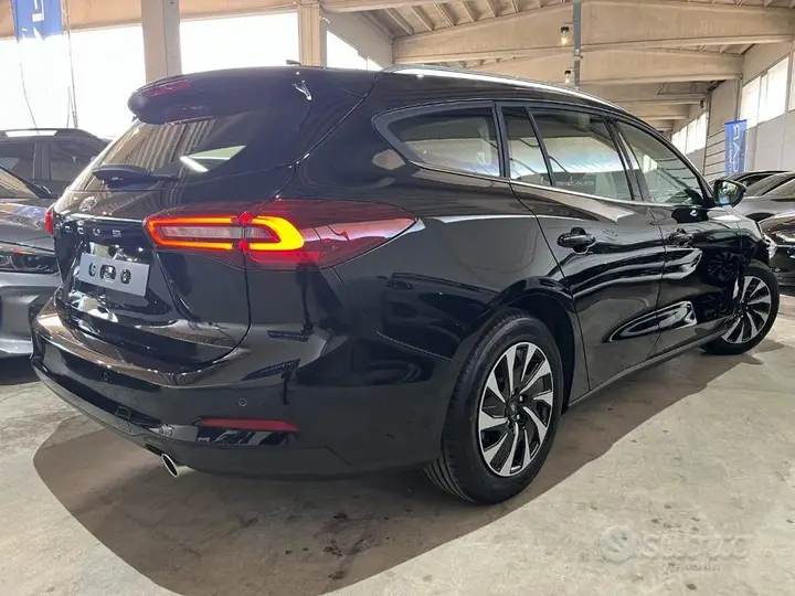 Ford Focus 2026 photo 4