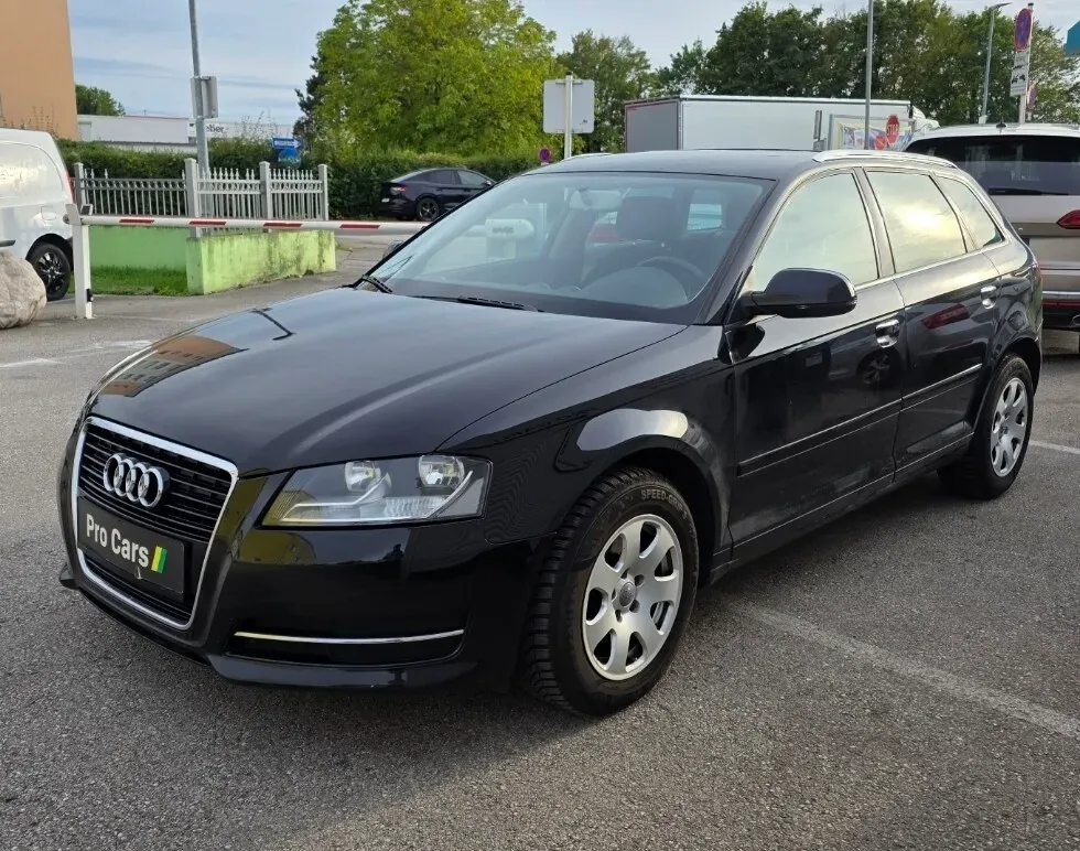 Audi A3 2011 photo 2