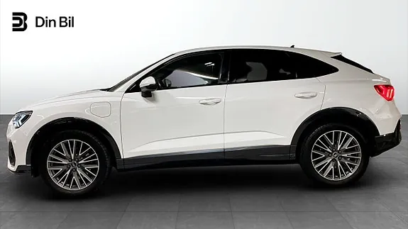 Audi Q3 2022 photo 2