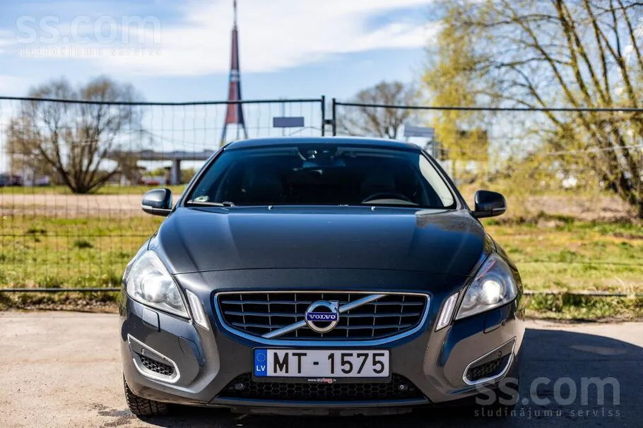 Volvo V60 2011 photo 3
