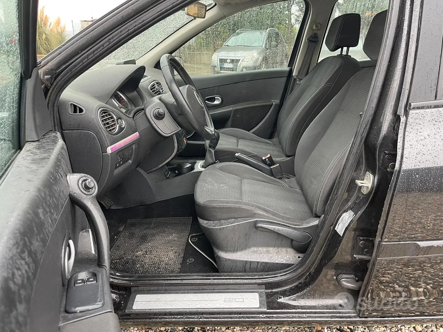 Renault Clio 2010 photo 3