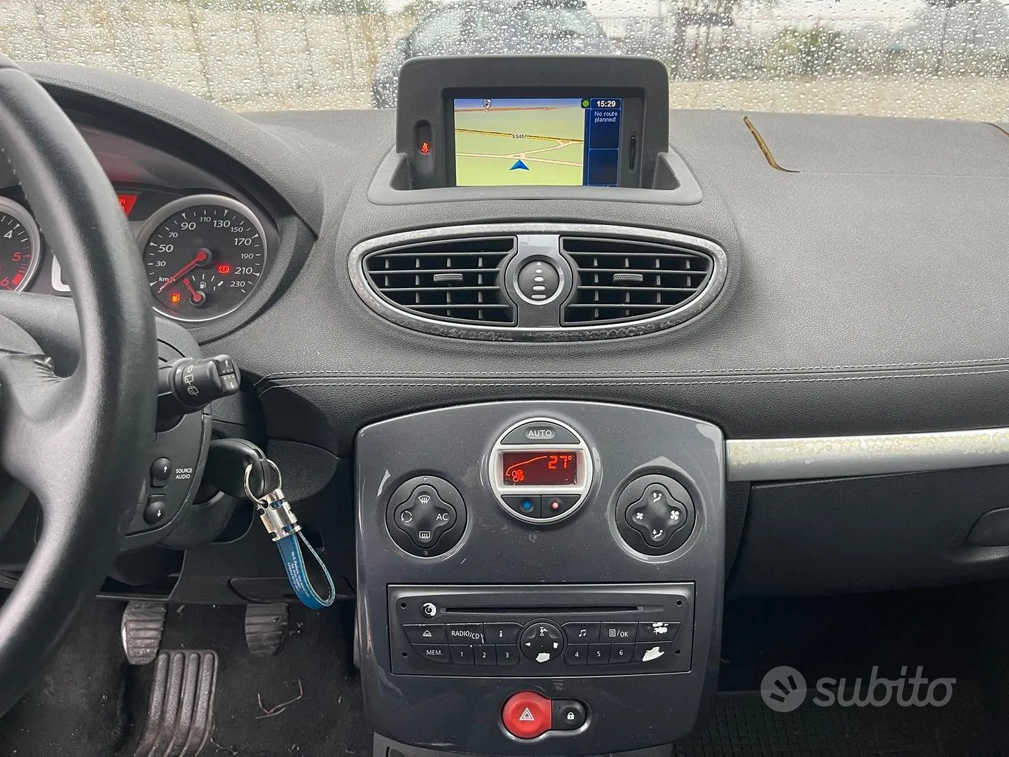 Renault Clio 2010 photo 4