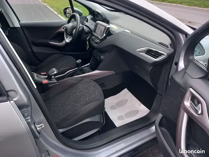 Peugeot 2008 2016 photo 5
