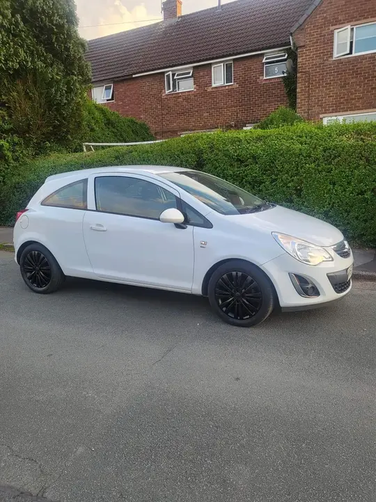 Vauxhall Corsa 2013 photo 4