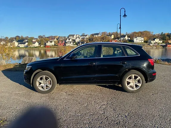 Audi Q5 2010 photo 2