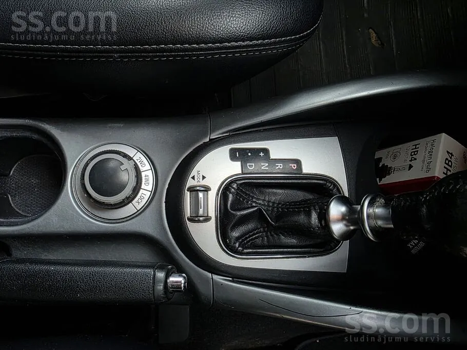 Mitsubishi Outlander 2011 photo 3