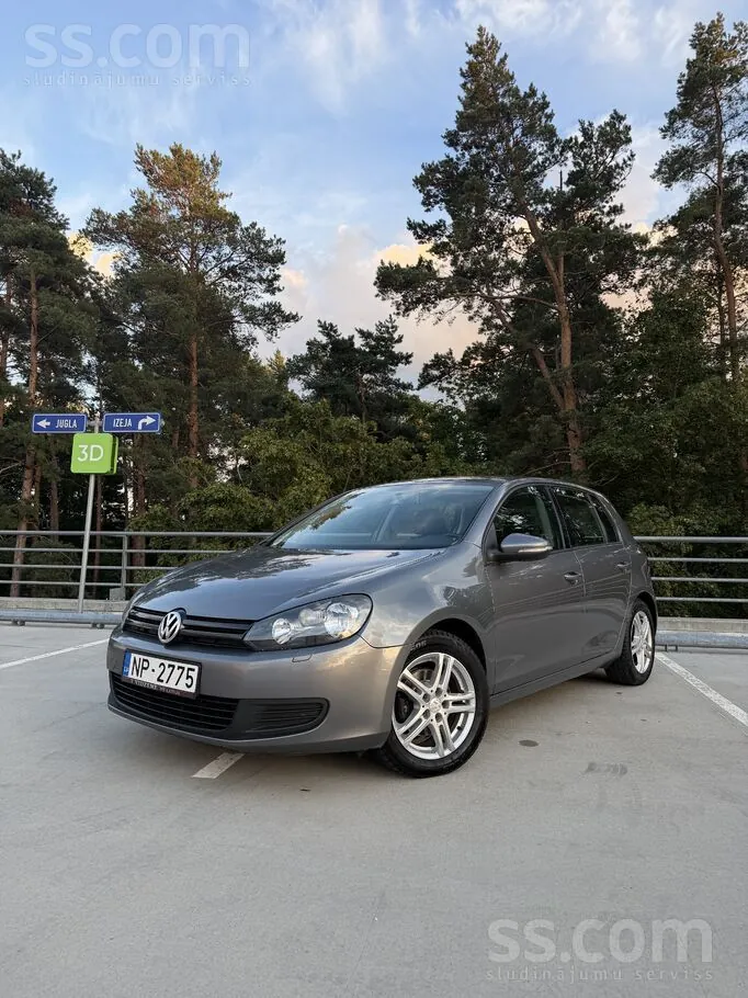 Volkswagen Golf 2010 photo 4