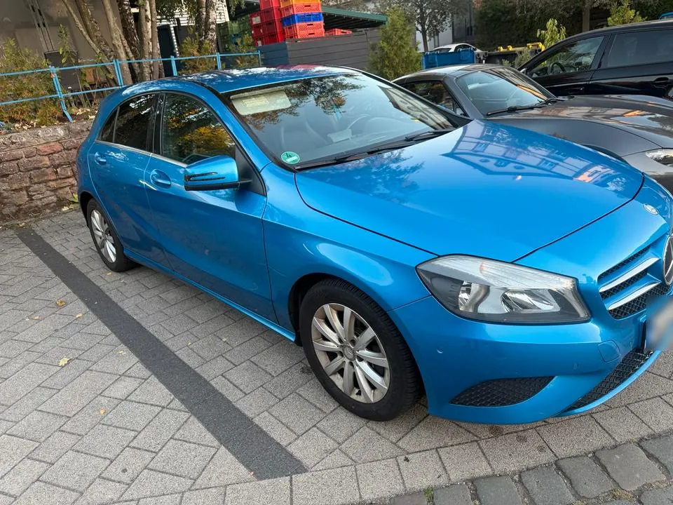 Mercedes-Benz A180