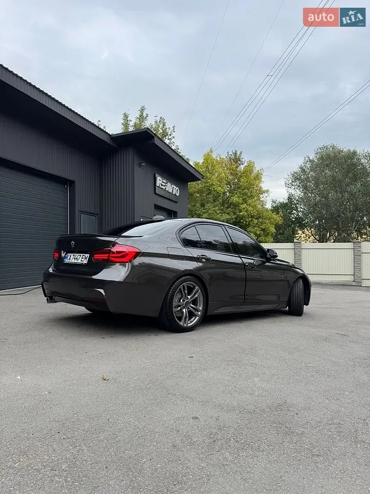 BMW 3 Series 2018 photo 3