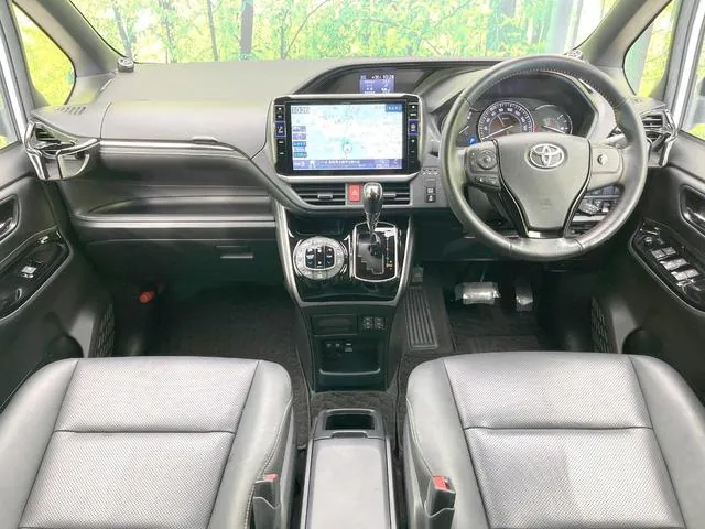 Toyota Esquaise 2017 photo 2