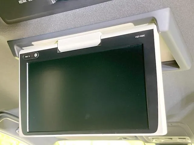 Toyota Esquaise 2017 photo 3