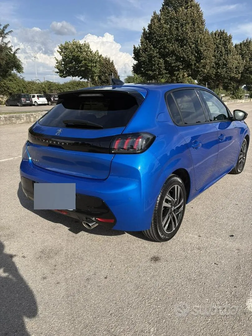 Peugeot 208 2023 photo 3