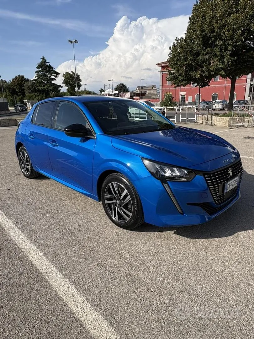 Peugeot 208 2023 photo 2